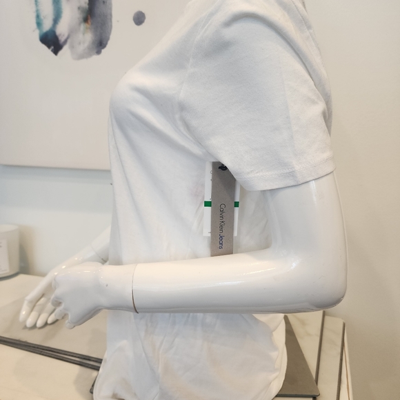 Calvin Klein, NWTO, Women's  white t-shirt. Size Large. - Picture 8 of 16